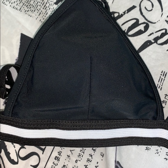 black bikini top - Picture 2 of 3